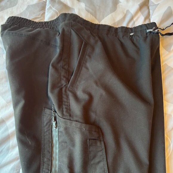 Grey's Anatomy scrubs - Picture 3 of 5